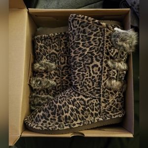 Bearpaw girls leopard fur boots sz 5